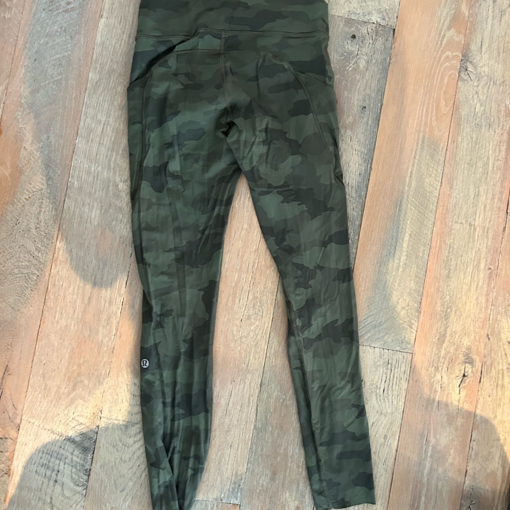 Lululemon fast and free camo size 4